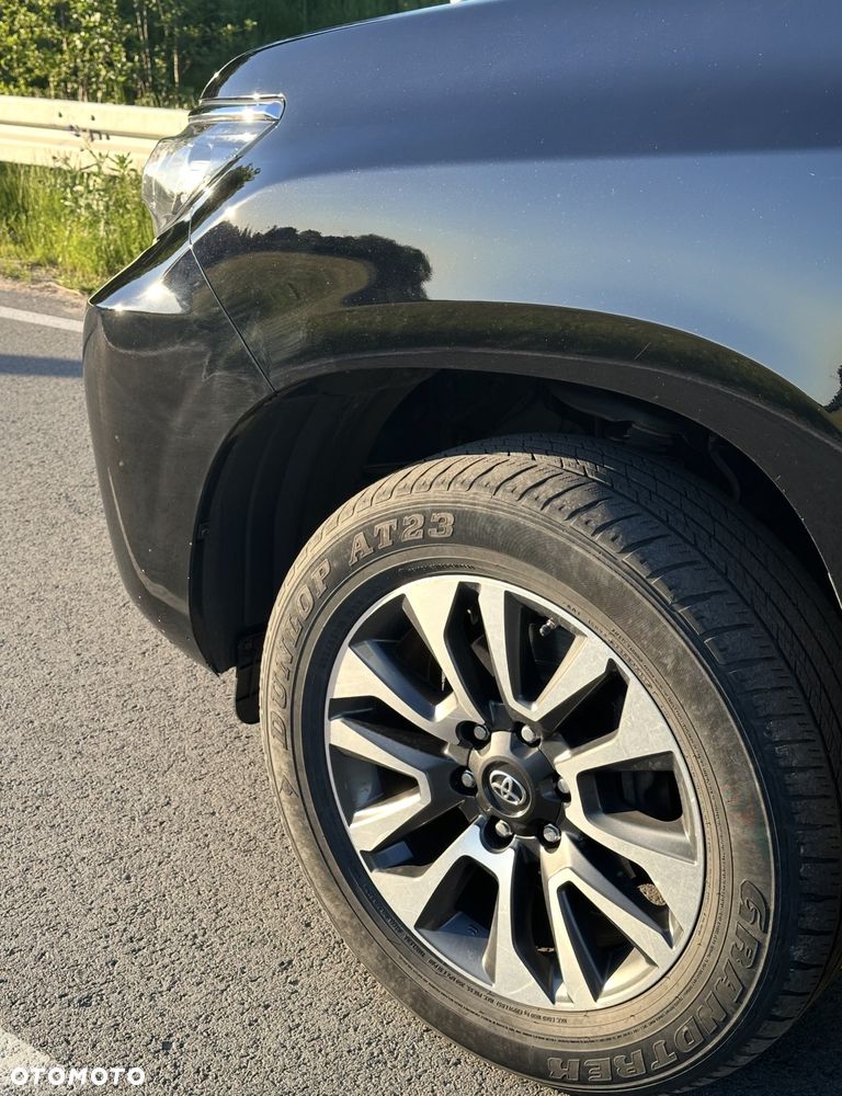 Toyota Land Cruiser - 4