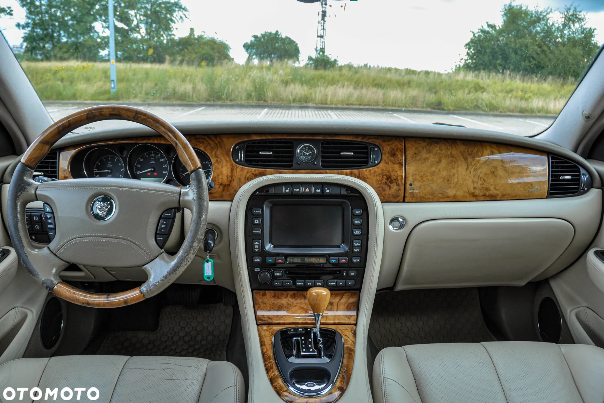 Jaguar XJ - 10