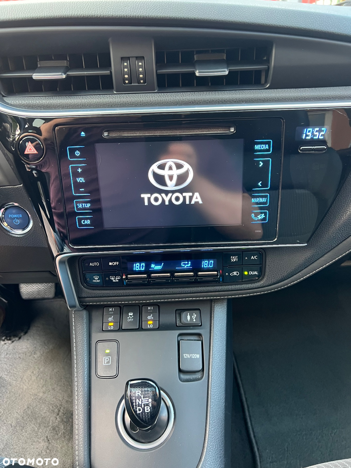 Toyota Auris 1.8 HSD Luna - 28