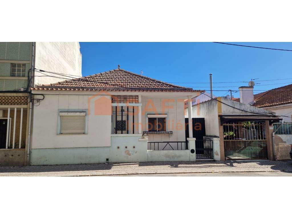 Moradia térrea T2 - Grande imagem: 2/19