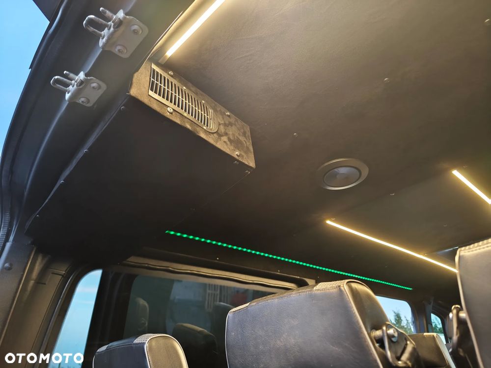 Mercedes-Benz Sprinter - 25