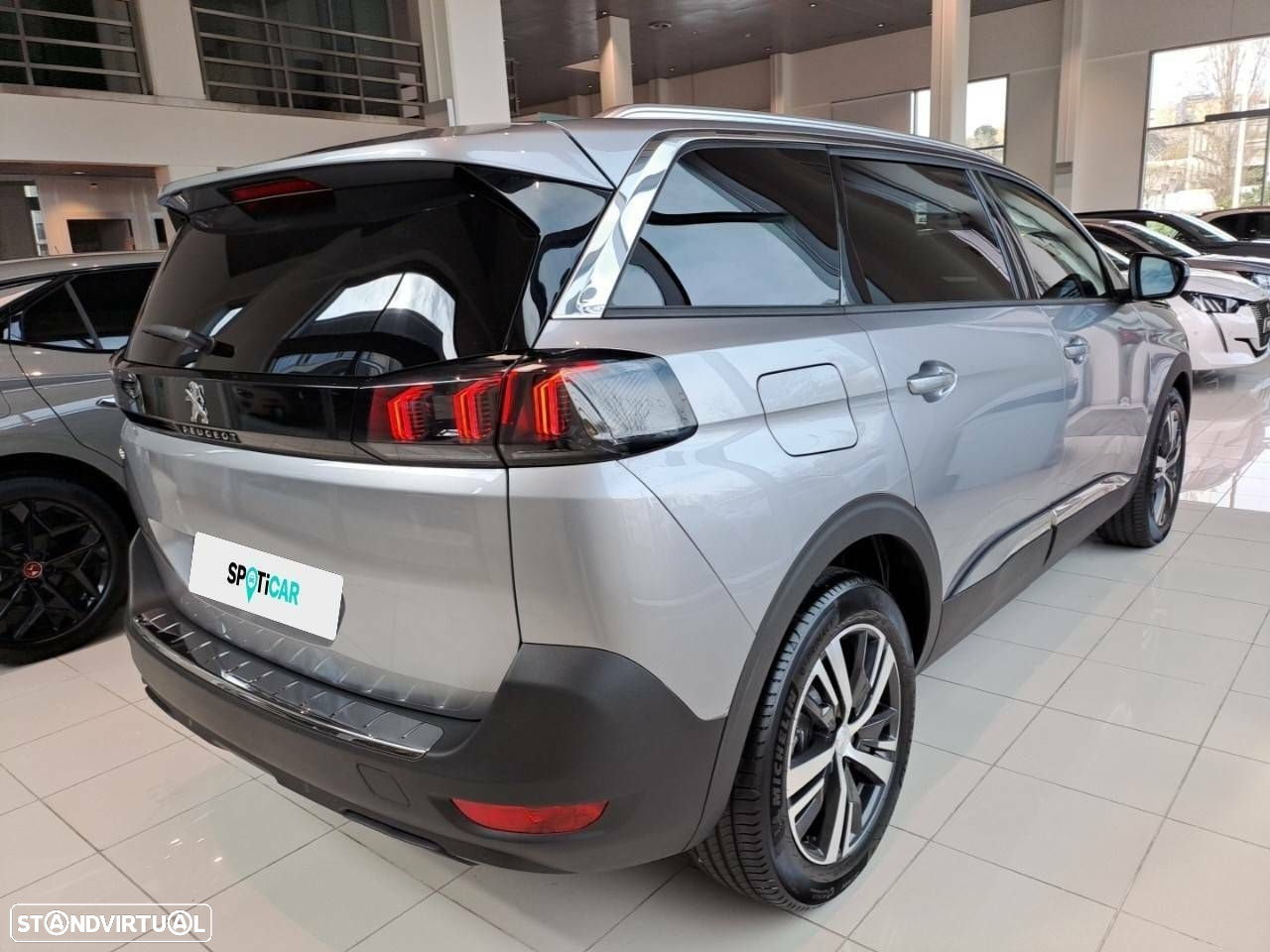 Peugeot 5008 1.5 BlueHDi Allure Pack EAT8 - 4