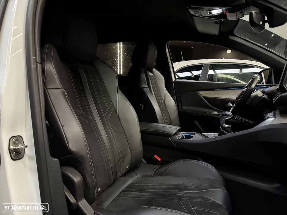 Peugeot 3008 1.5 BlueHDi GT Line J19 - 32