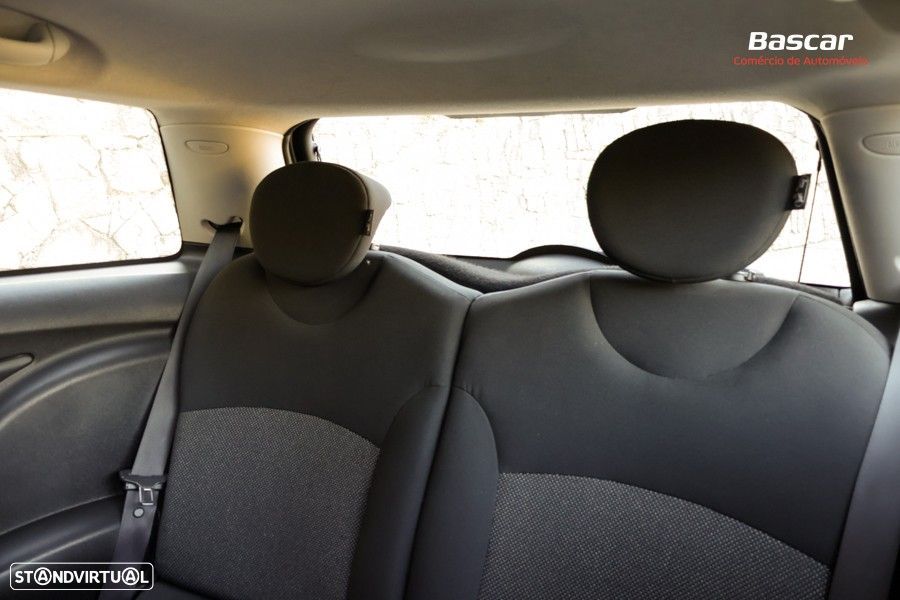 MINI 3 Portas Cooper D - 18