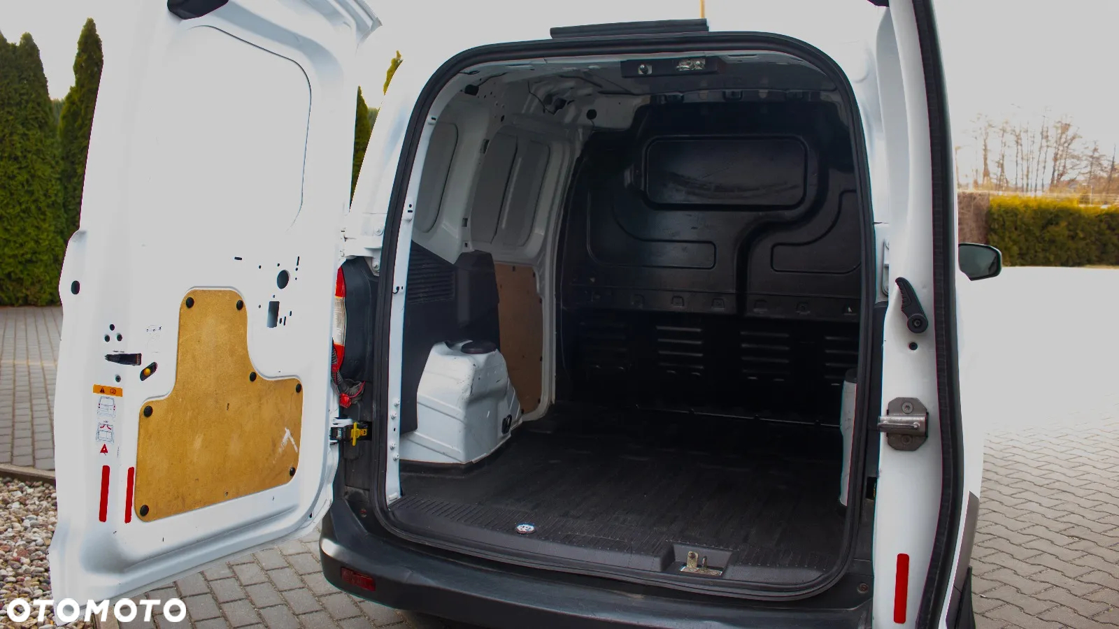 Ford Transit Courier 1.0 EcoBoost Trend - 17
