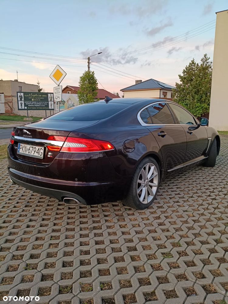 Jaguar XF 2.2 D Premium Luxury - 6