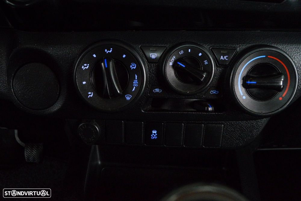 Toyota Hilux 2.4 D-4D 4X2 Cabine Extra 3L - 40