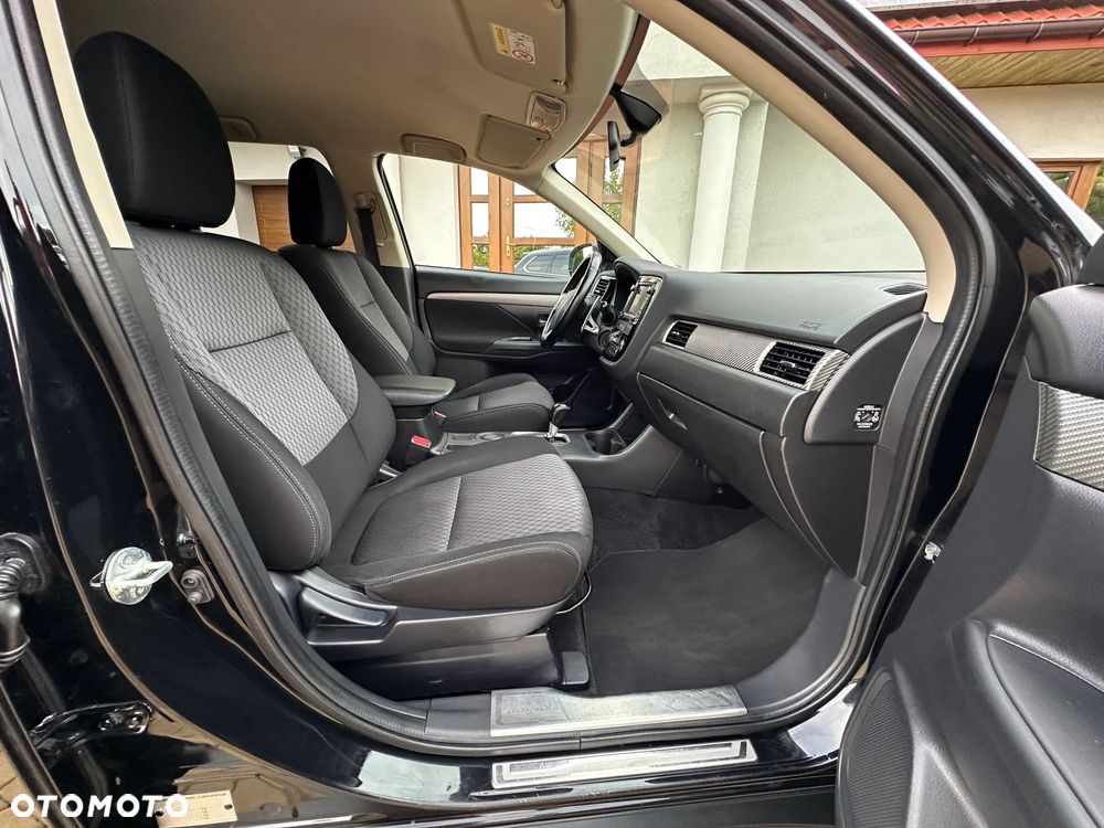 Mitsubishi Outlander - 22