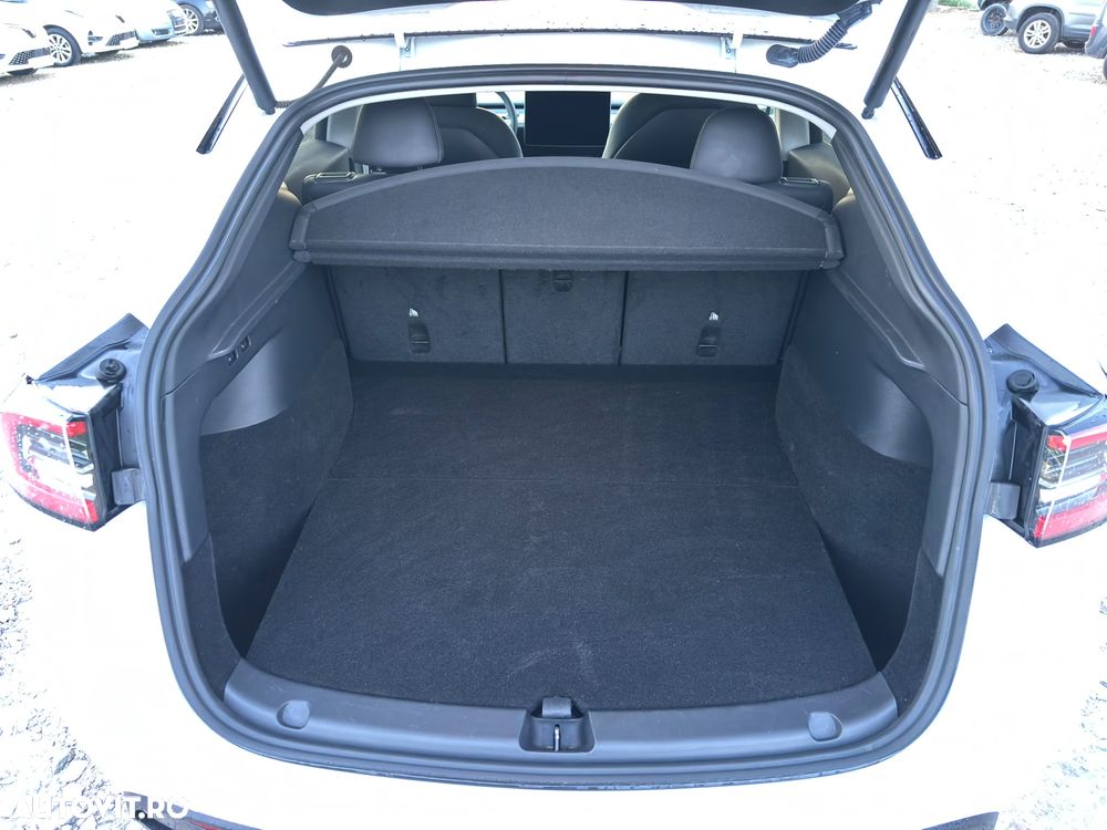 Tesla Model Y Long Range Dual Motor AWD - 14