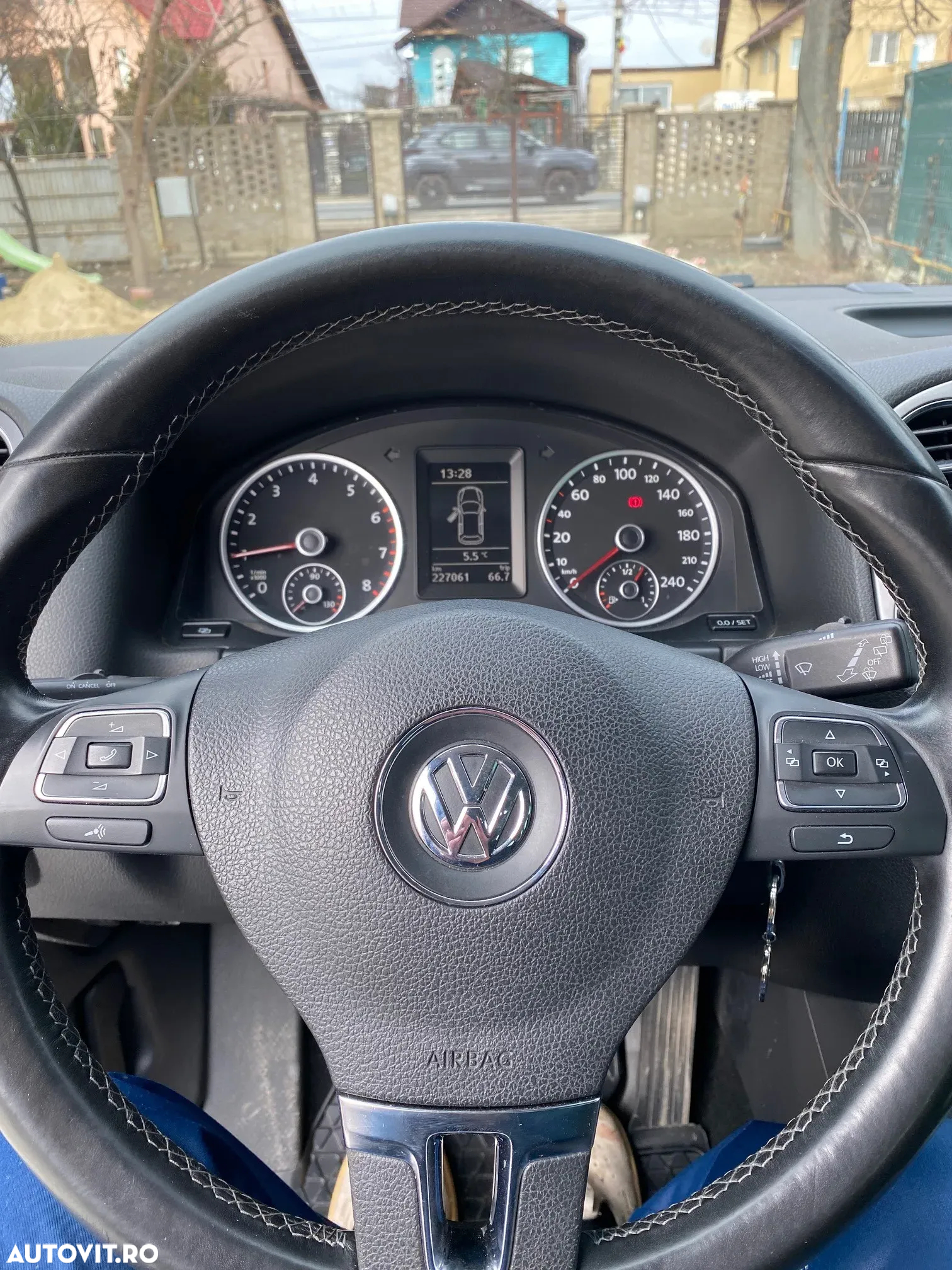 Volkswagen Tiguan - 4