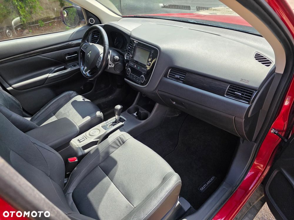 Mitsubishi Outlander - 15