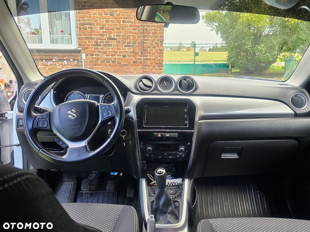 Suzuki Vitara 1.6 Comfort 2WD - 12