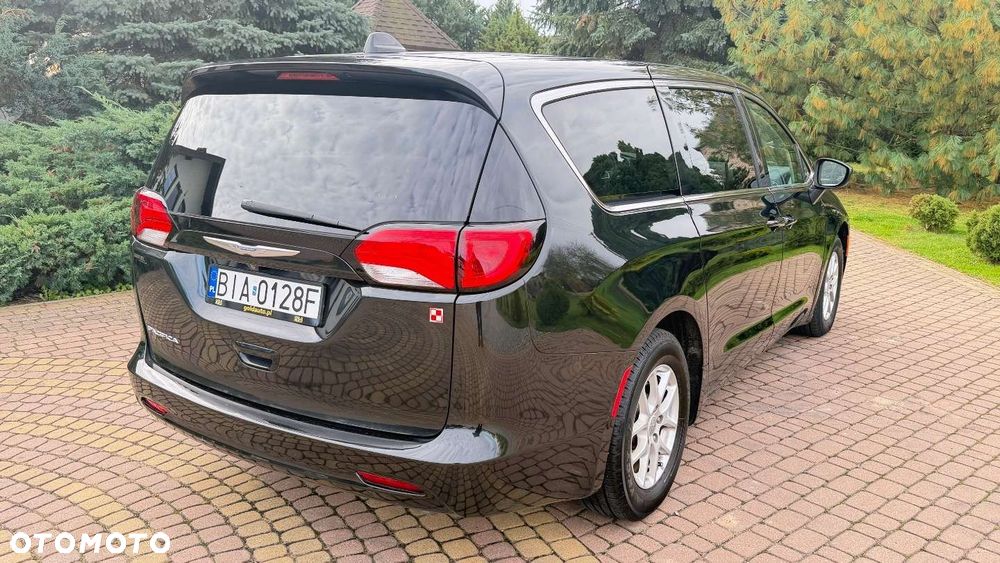 Chrysler Pacifica - 23