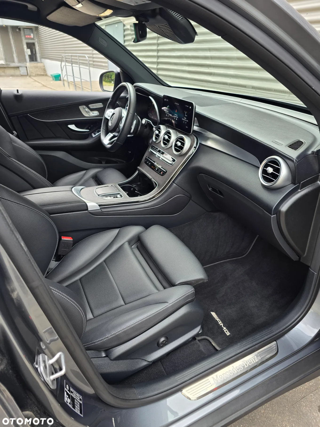 Mercedes-Benz GLC 300 d 4Matic 9G-TRONIC AMG Line - 12