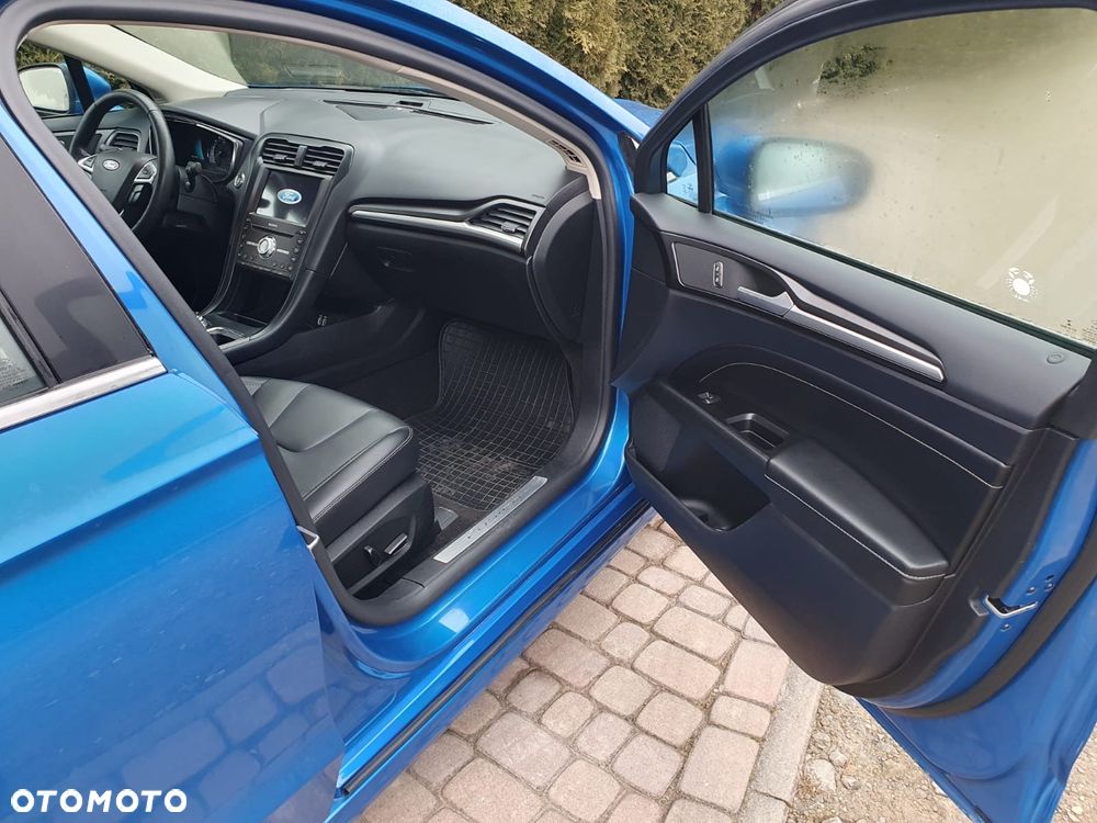 Ford Fusion 2.0 EcoBoost Titanium - 11