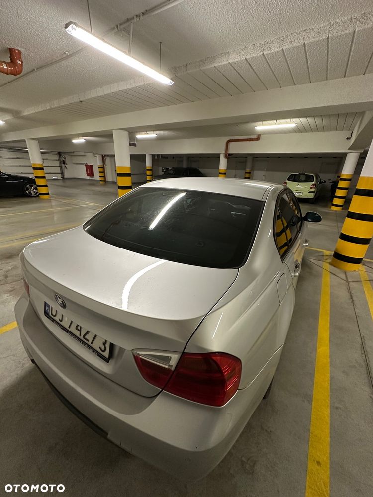 BMW Seria 3 320i - 4