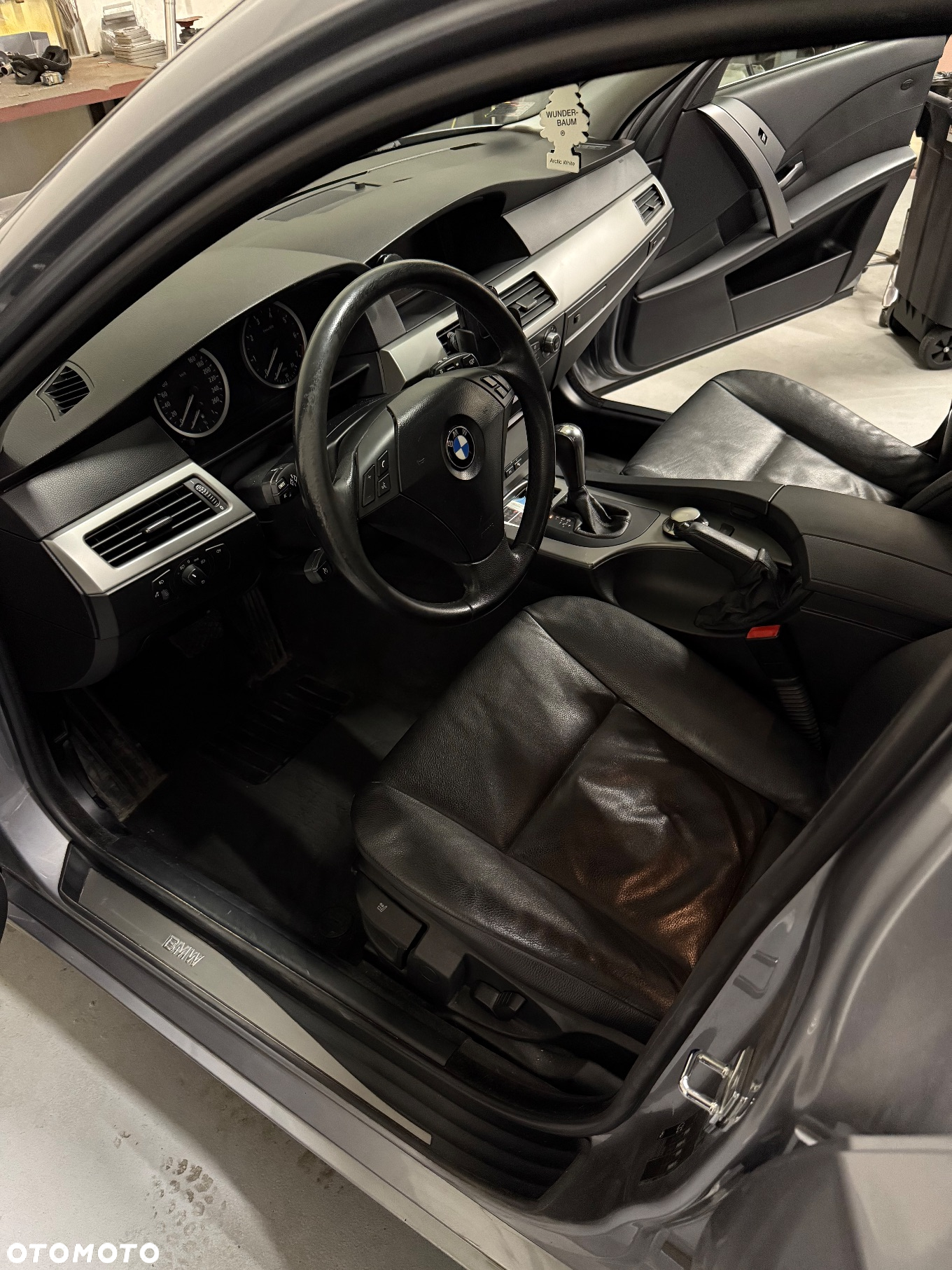 BMW Seria 5 523i Touring - 15