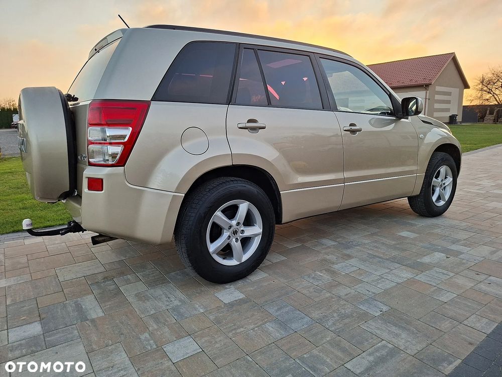 Suzuki Grand Vitara 2.0 De luxe - 9