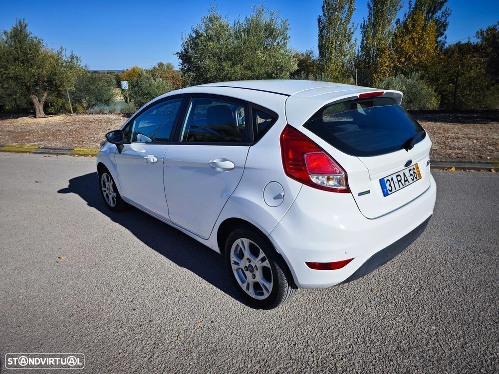 Ford Fiesta 2016 photo 2