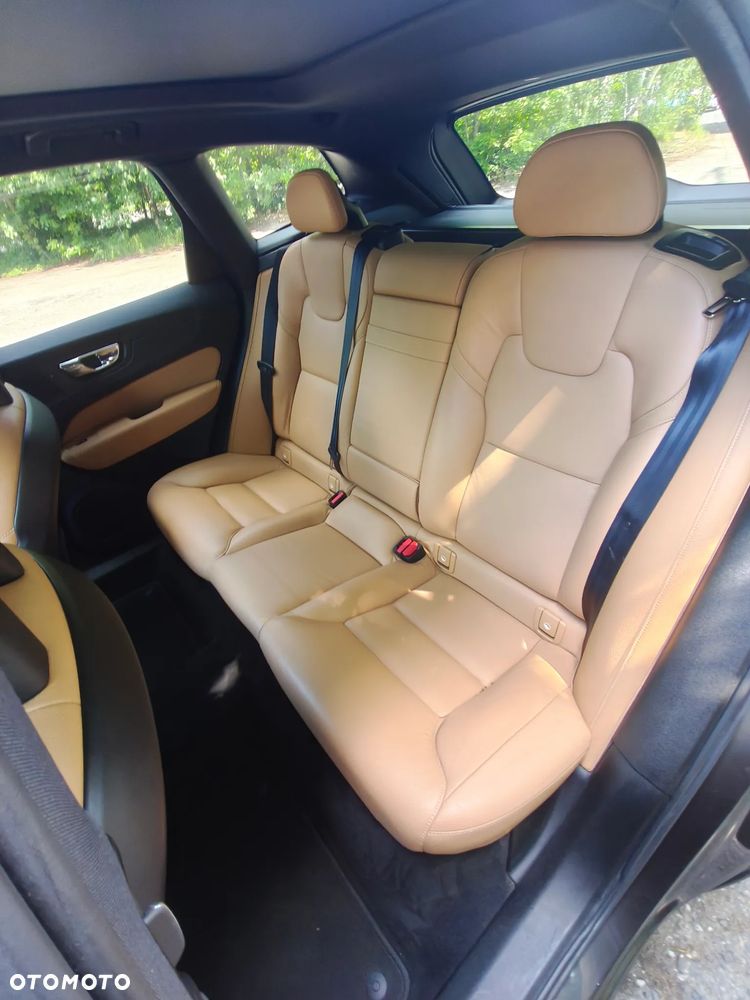 Volvo XC 60 T6 AWD Momentum - 19