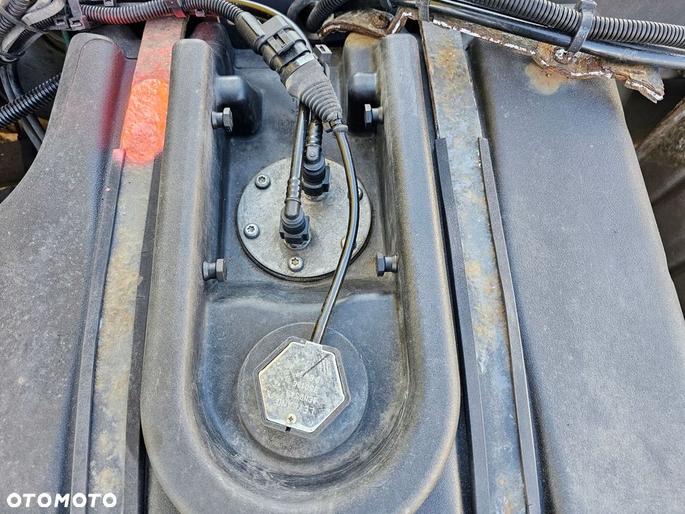 ZBIORNIK ZBIORNICZEK PŁYNU ADBLUE PŁYWAK SMOK DAF LF 45 55 APUD409 - 5