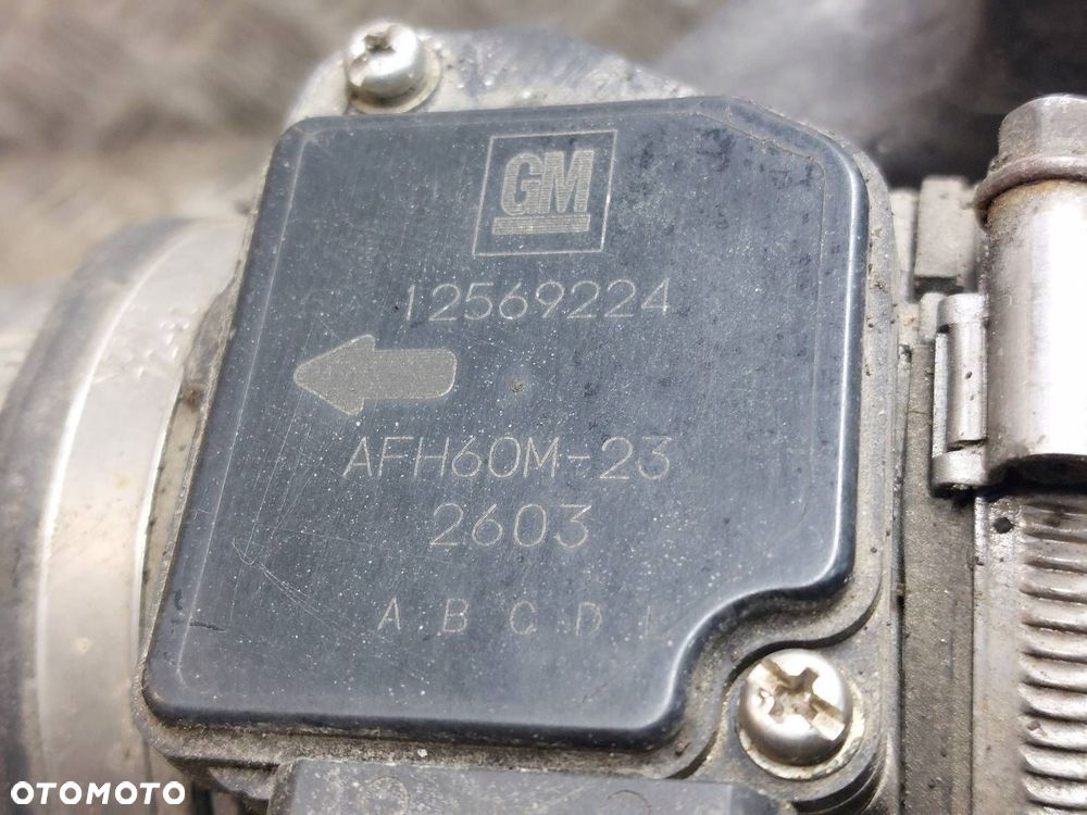 OBUDOWA FILTRA POWIETRZA + PRZEPŁYWOMIERZ  OPEL VECTRA C 2.2 16V 9177264 - 3