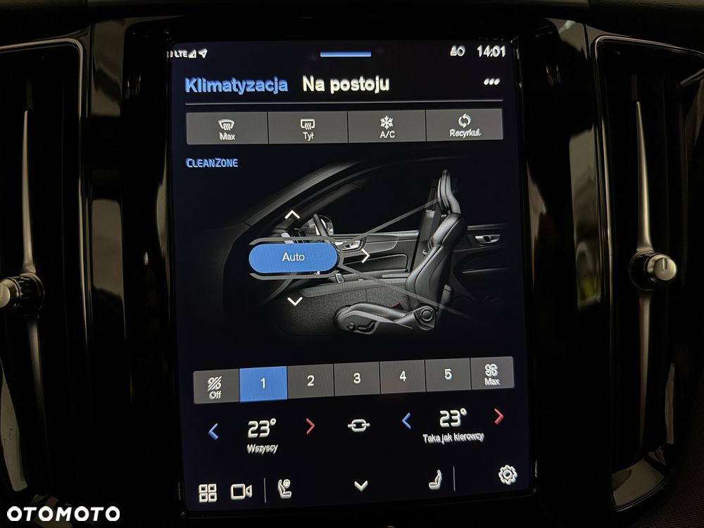 Volvo XC 60 B4 B Plus Dark - 22