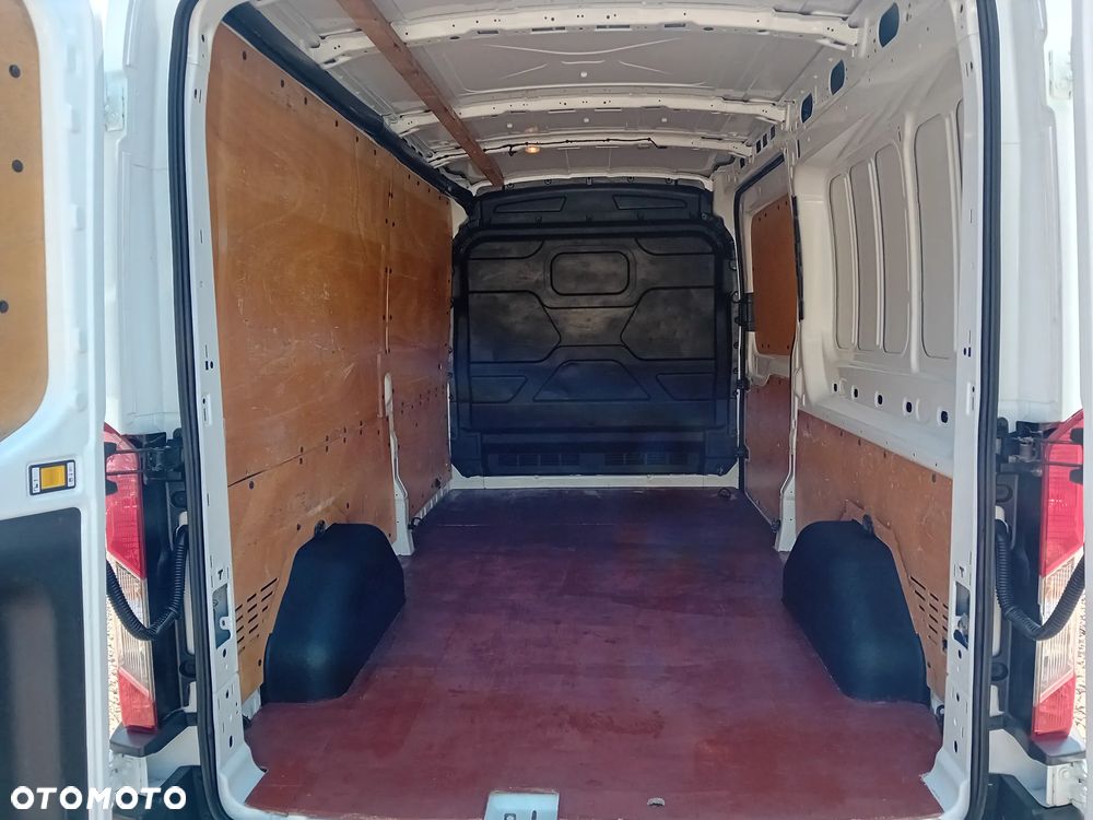 Ford Transit - 10