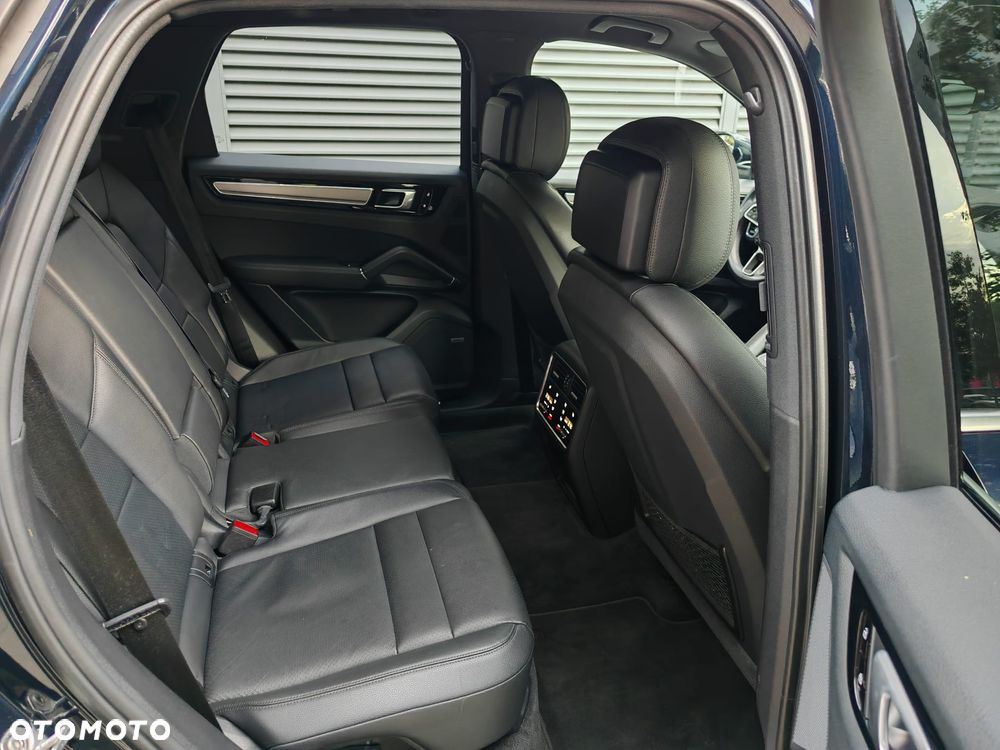 Porsche Cayenne Platinum Edition - 37