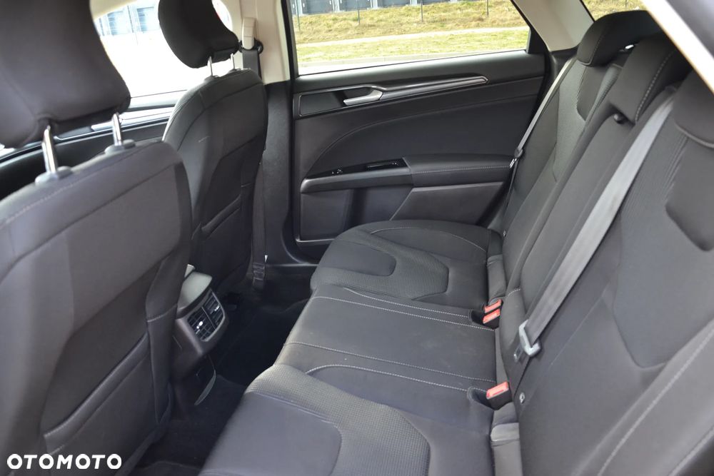Ford Mondeo - 23