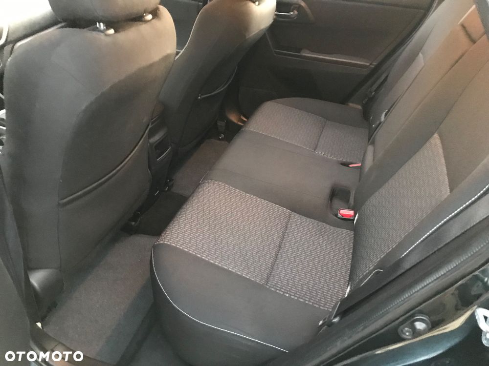 Toyota Auris - 10