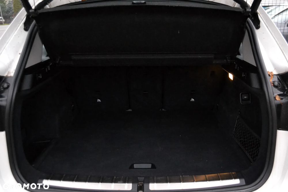 BMW X1 sDrive18d Sport Line - 12