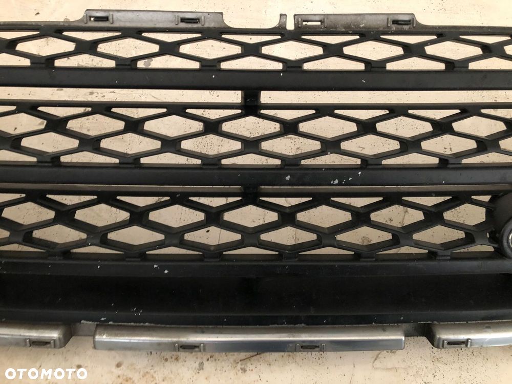 LAND ROVER L322 3.6 KRATKA PRZÓD GRILL - 4
