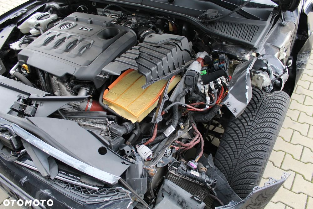 Volkswagen Passat 2.0 TDI Bi-Turbo BMT 4Mot Highline DSG - 8