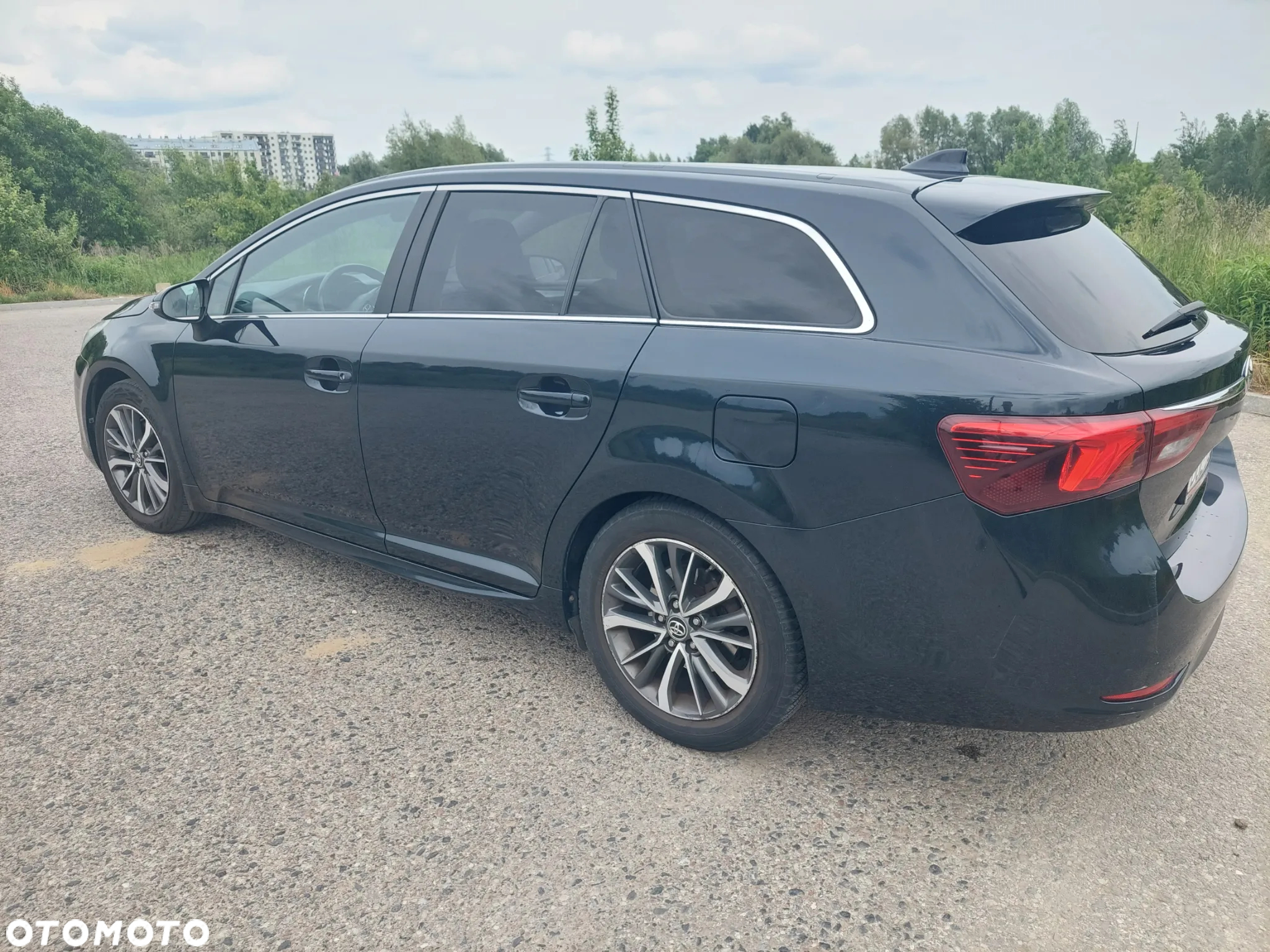 Toyota Avensis 1.8 Premium MS - 4