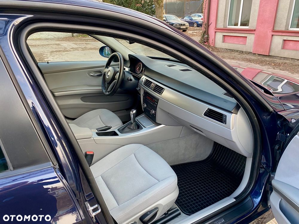 BMW Seria 3 320d - 26