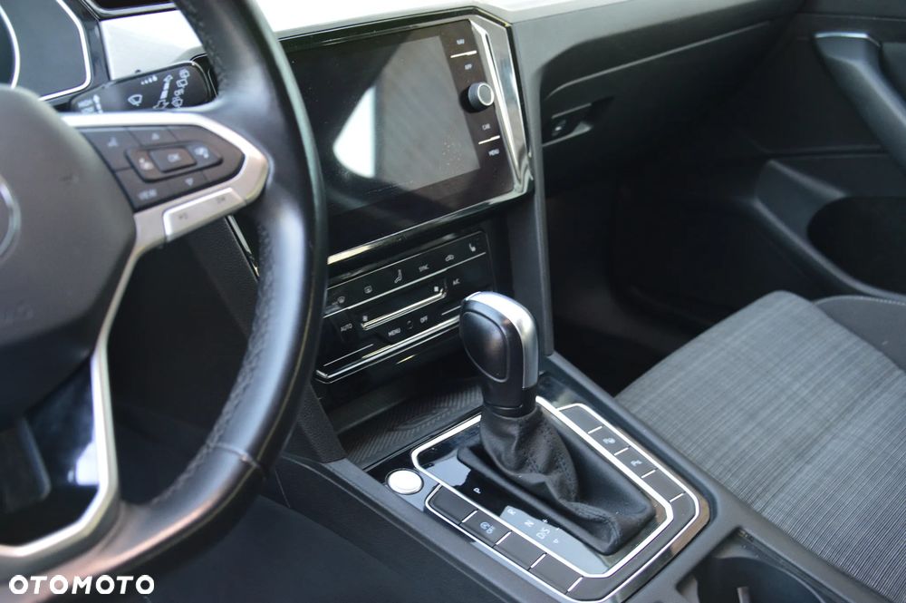 Volkswagen Passat - 26