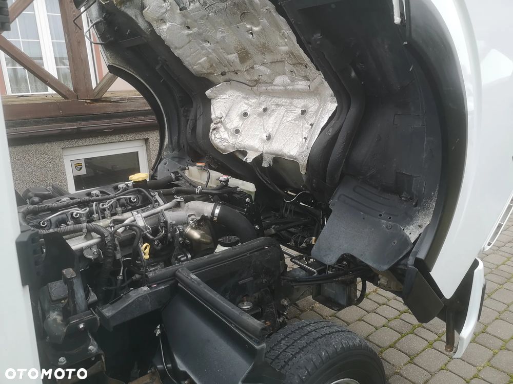 Renault Maxity 2.5dXi 130 - 17