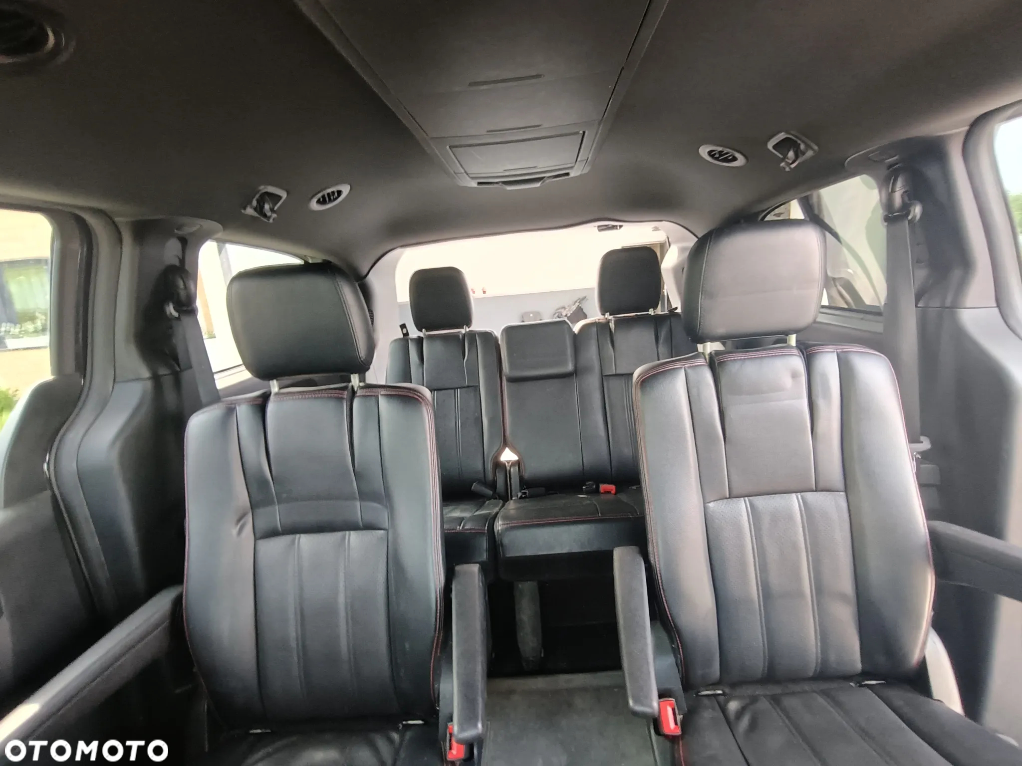 Dodge Grand Caravan - 17