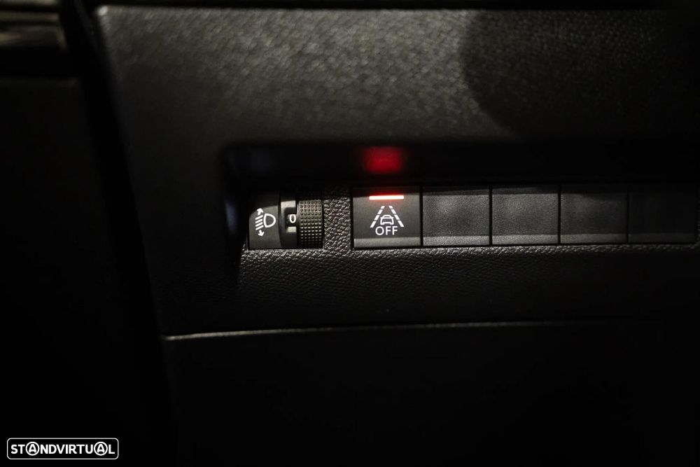 Peugeot 2008 1.2 PureTech Active EAT8 - 13
