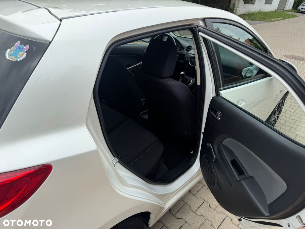 Mazda 2 - 6