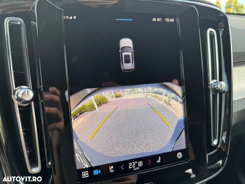 Volvo XC 40 B3 AT FWD MHEV Plus Dark - 11