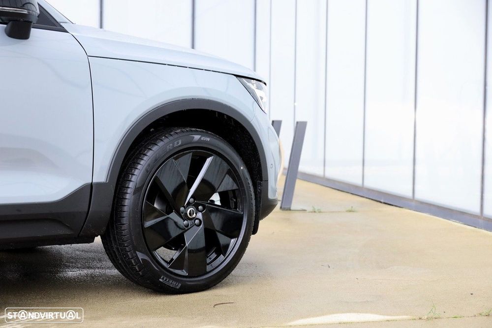 Volvo XC 40 2.0 B3 Black Edition - 4