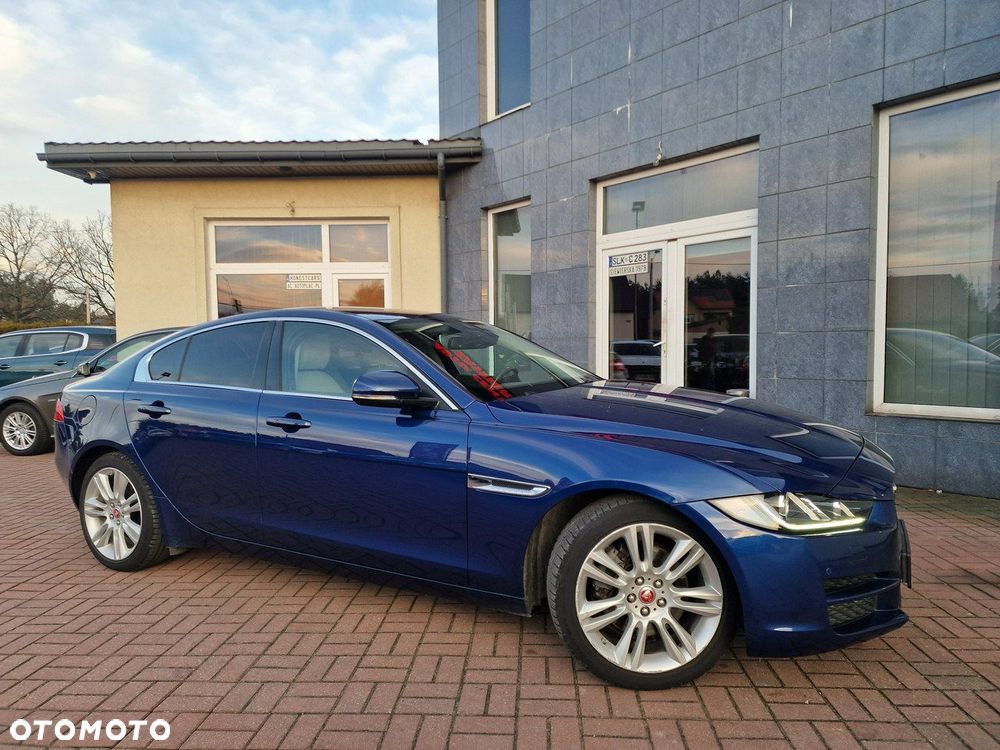 Jaguar XE 20d Prestige - 11