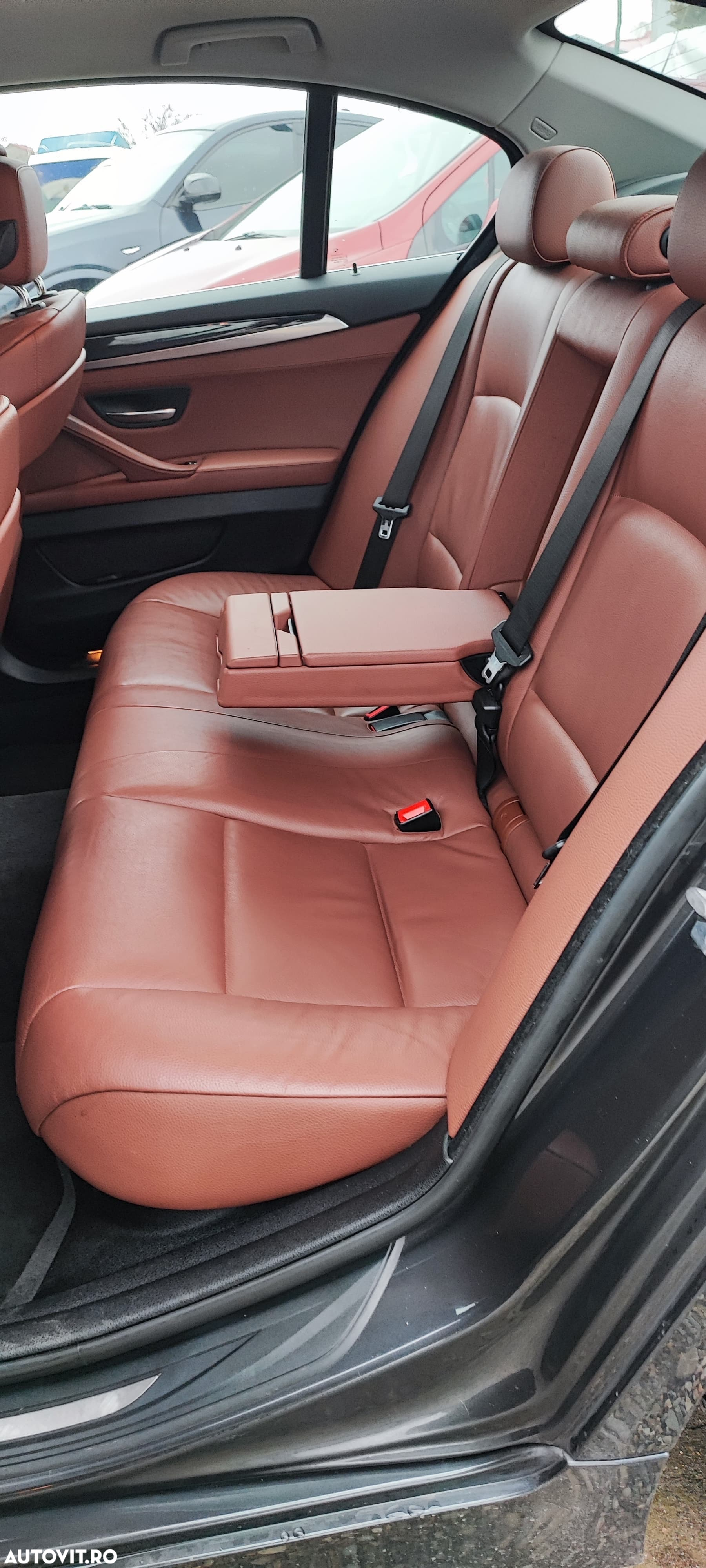 BMW Seria 5 525d xDrive AT - 9