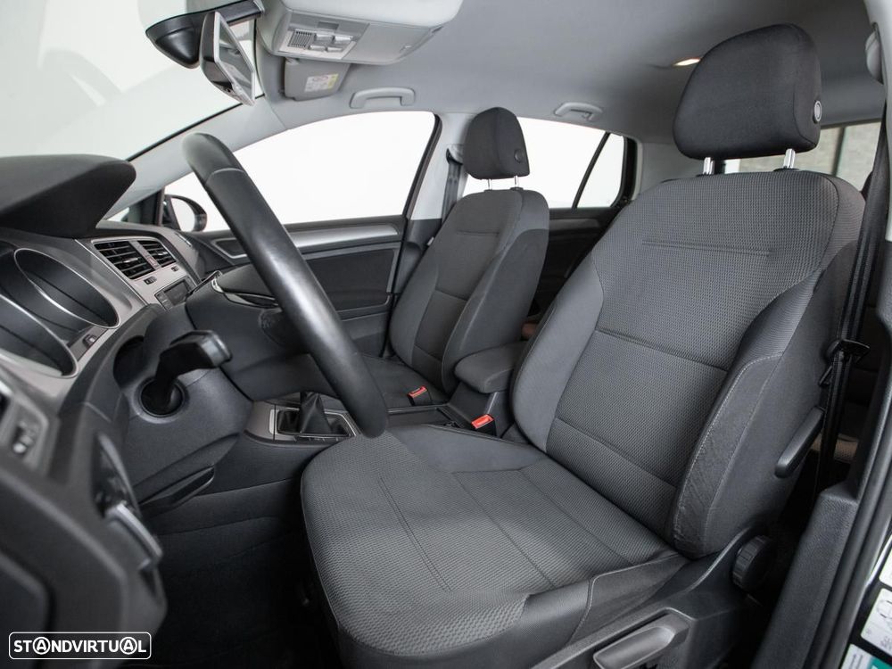 VW Golf - 8
