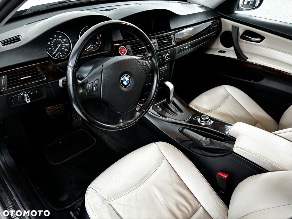 BMW Seria 3 335i Sport-Aut Luxury Line - 11