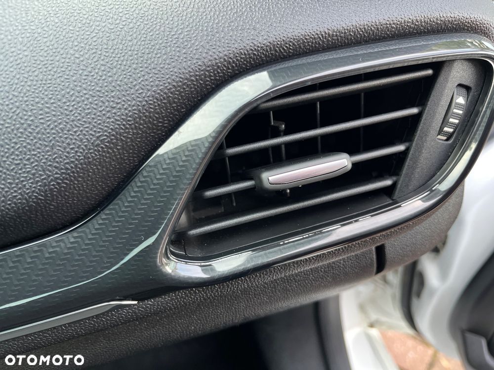 Ford Fiesta 1.0 EcoBoost S&S ST-LINE - 31