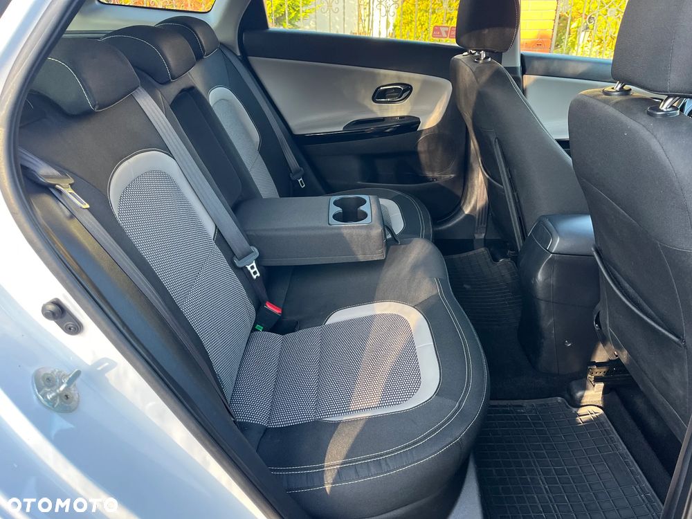 Kia Ceed 1.6 GDI L Business Line - 20