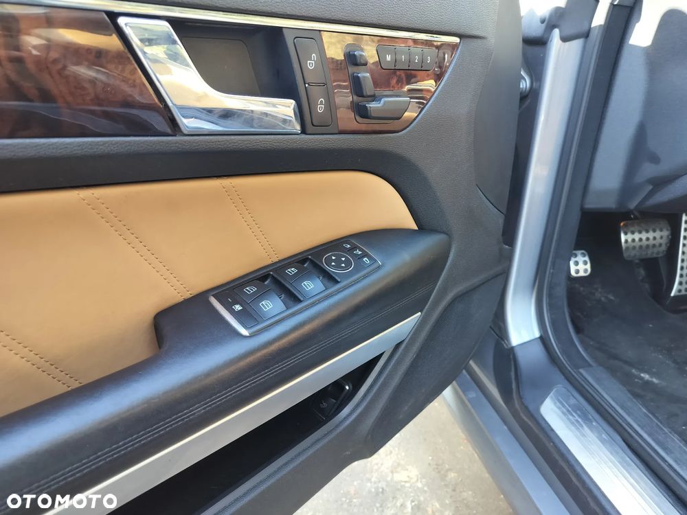 Mercedes-Benz Klasa E 350 CDI DPF BlueEFFICIENCY 7G-TRONIC Elegance - 11